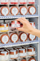 Warenvorschubsystem für Tiefkühlschrank